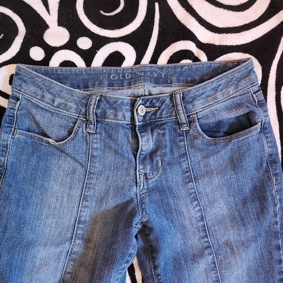 3/$25 Old navy jeans - Picture 3 of 3